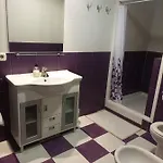 3-bed Apartment- Sleeps 8 Апартаменты *