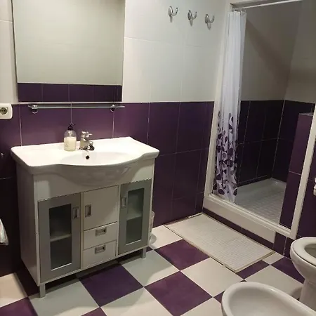 3-bed Apartment- Sleeps 8 Apartmán *